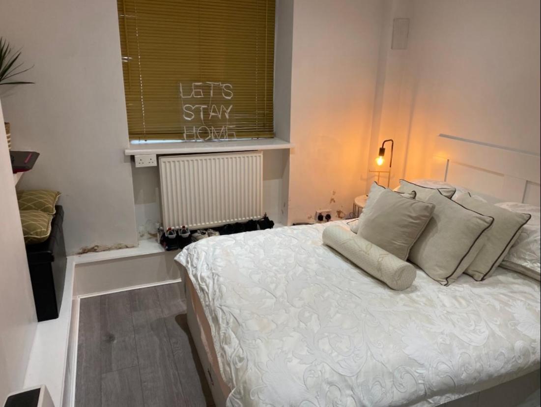 Central Private Double Bedroom In A 2Bedroom Apartment, Connected Via Underground, Overground And Many Bus Routes Londra Esterno foto